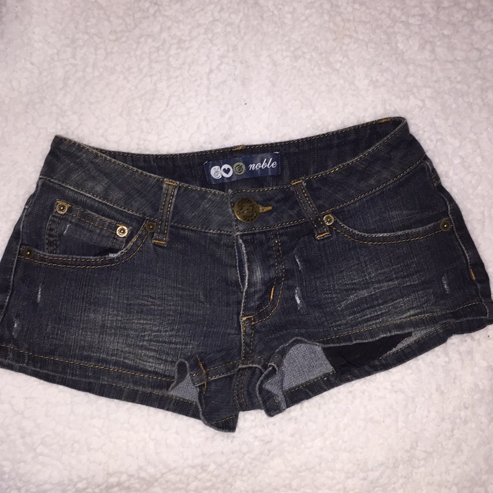 Jean shorts butt pushup